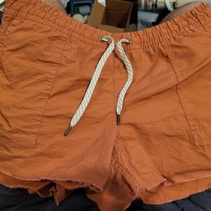 Vuori Shorts